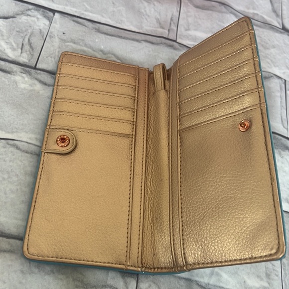 Buxton perforated floral wallet - Picture 6 of 8